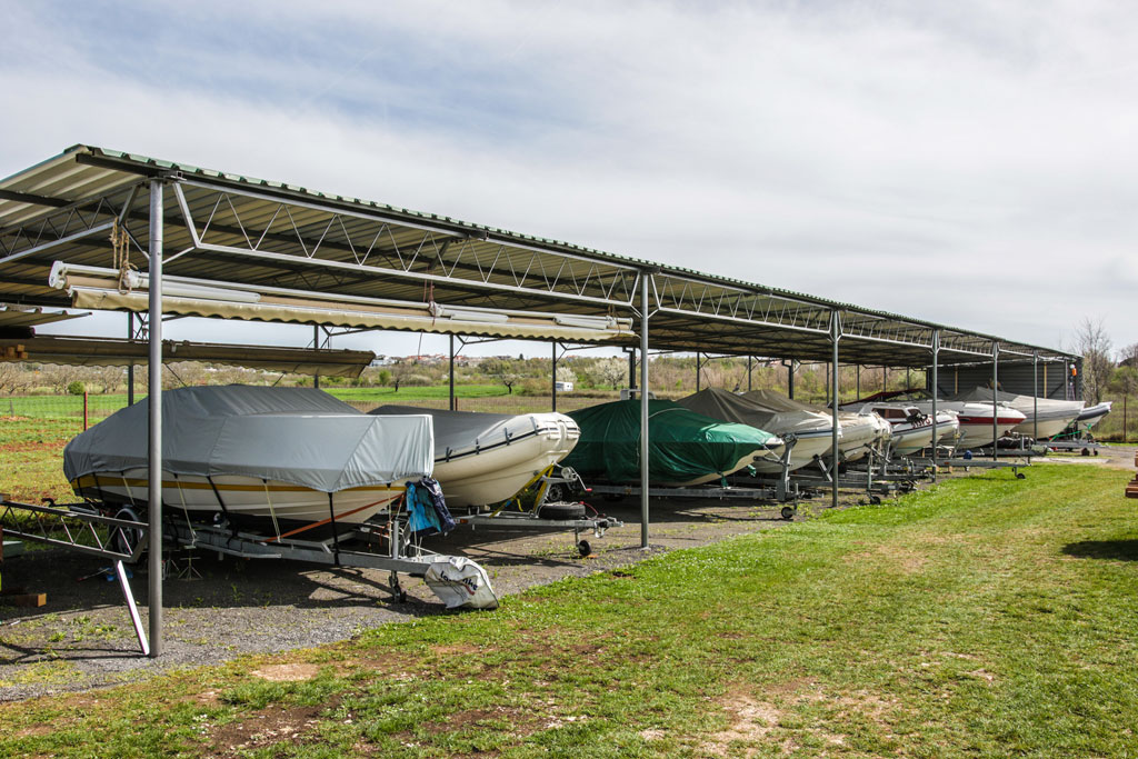 aquarius-caravan-boats-depot-porec-left.jpg