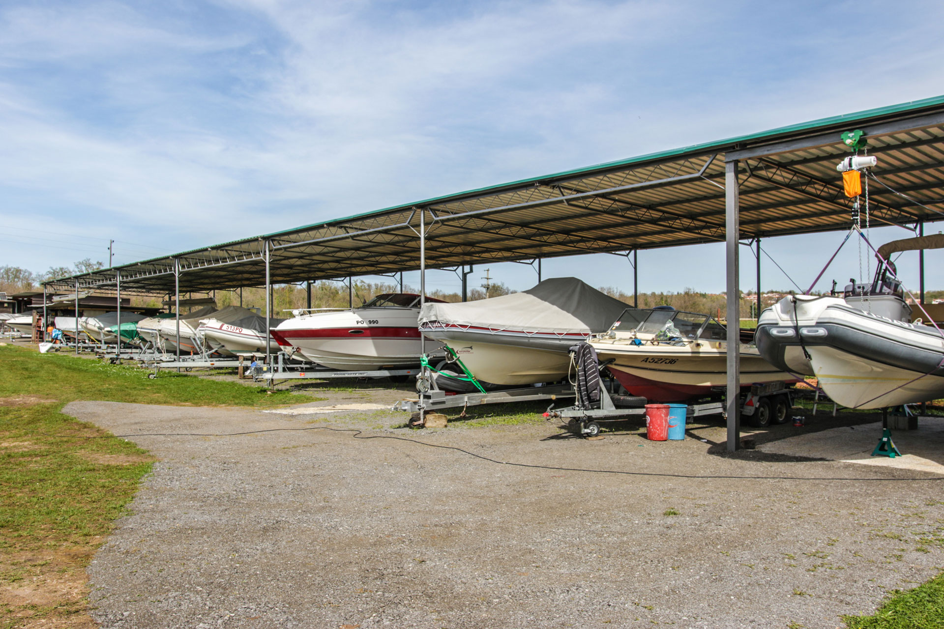 Aquarius caravan and boat depot Poreč